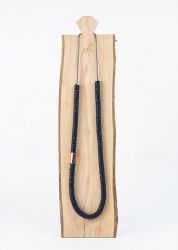 Collar Tubular de madera con pieza metálica