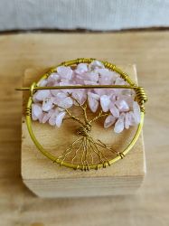 Broche pequeño con cuarzo rosa