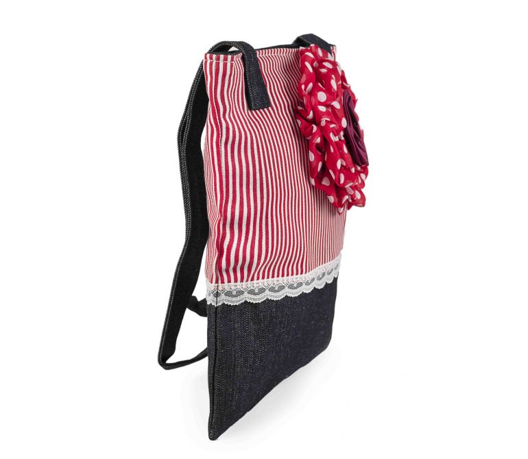 Bolso rectangular con flor