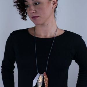  Tres Dientes WOOD, STONE AND RESIN NECKLACES FOR WOMEN